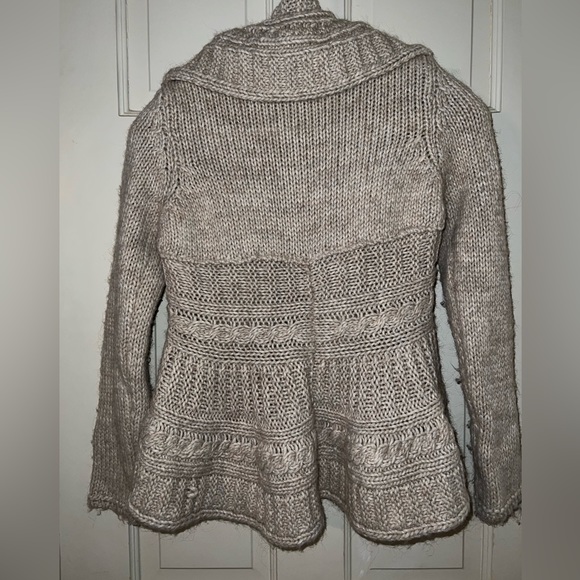 Elasmanda sweater Size Medium - beige - Picture 2 of 4